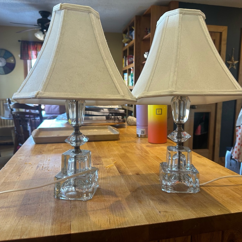 Stylish White and Gray Table Lamps for Decor